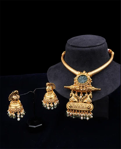 High carat gold Plated Hasli Necklace 