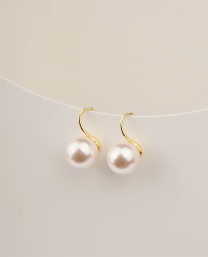 Freshwater Pearl Earrings – Elegance in White