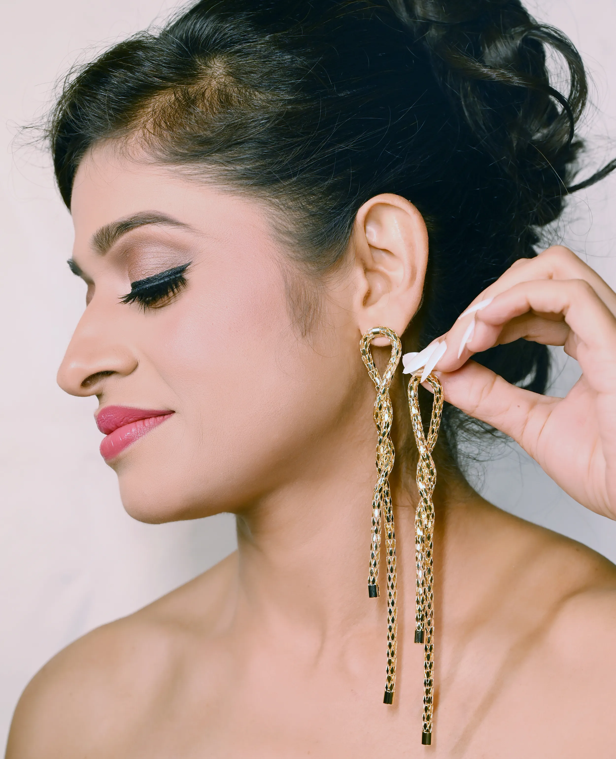 Long & Lightweight Classic Silver Dangler Earrings – Effortless Elegance