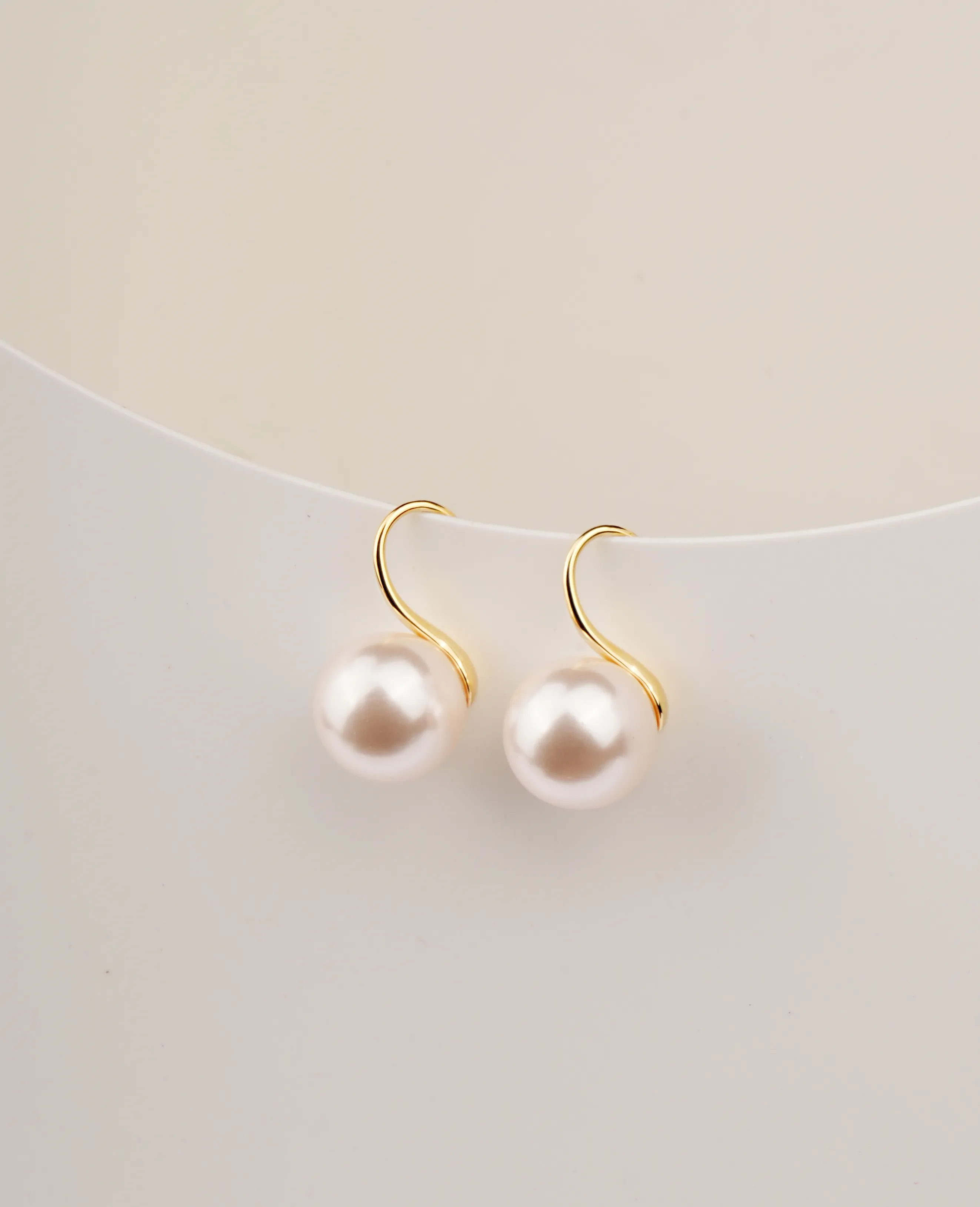 Freshwater Pearl Earrings – Elegance in White