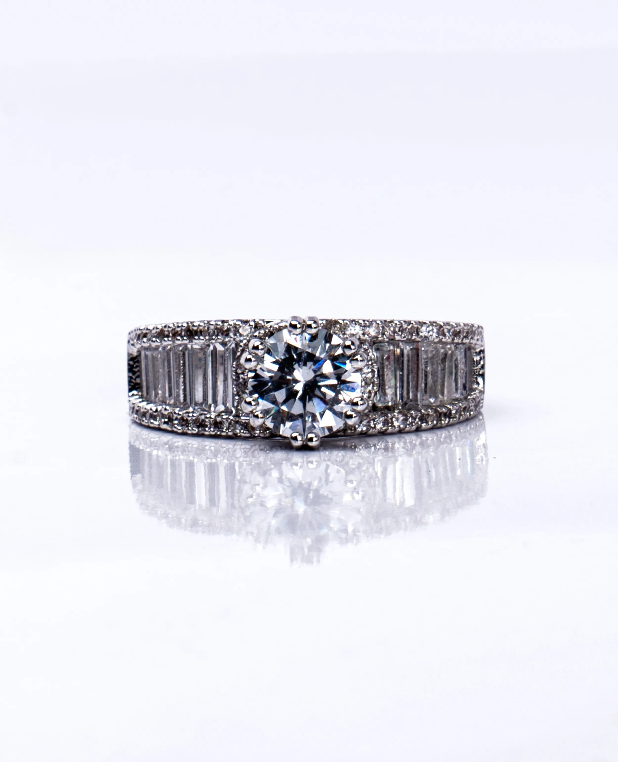 AD Solitaire Finger Ring