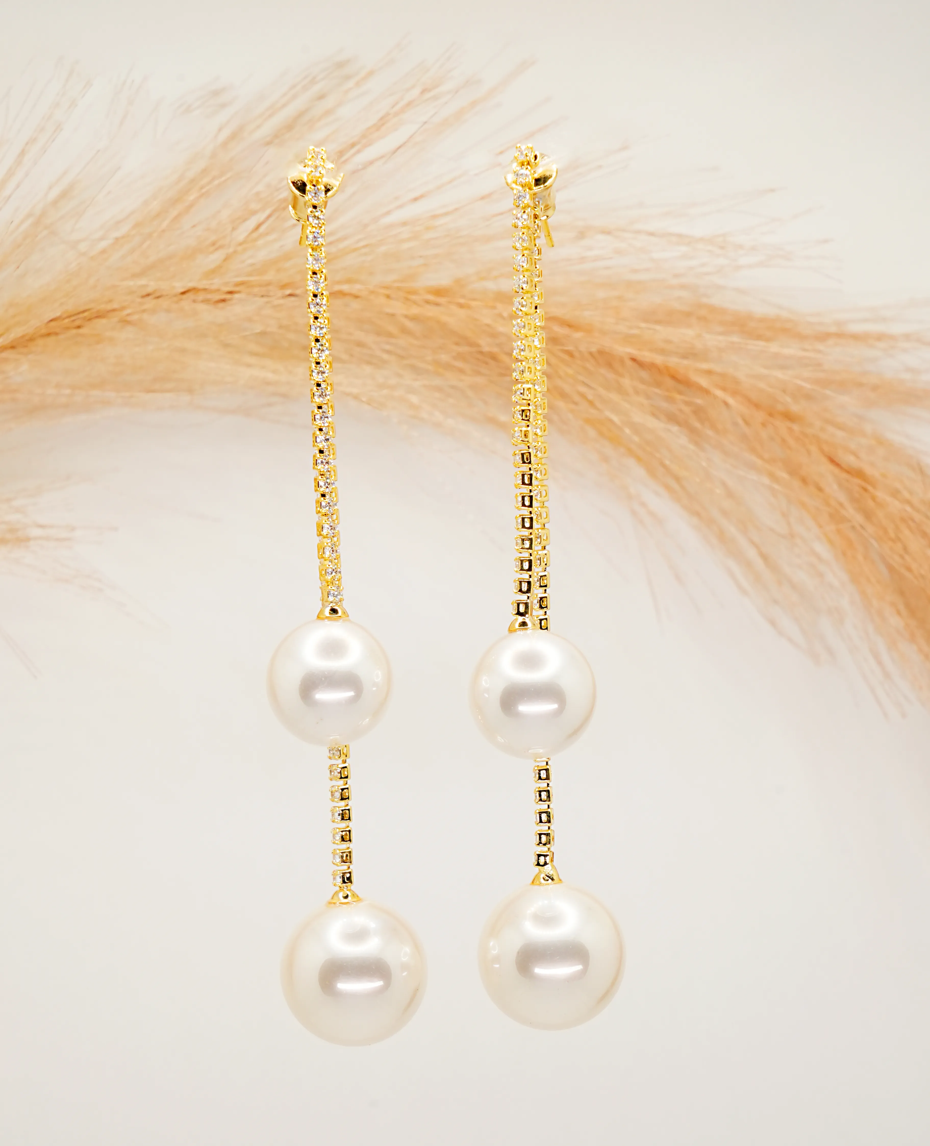 Transformable AD Pearl Golden Earrings: Three Styles, One Elegant Pair