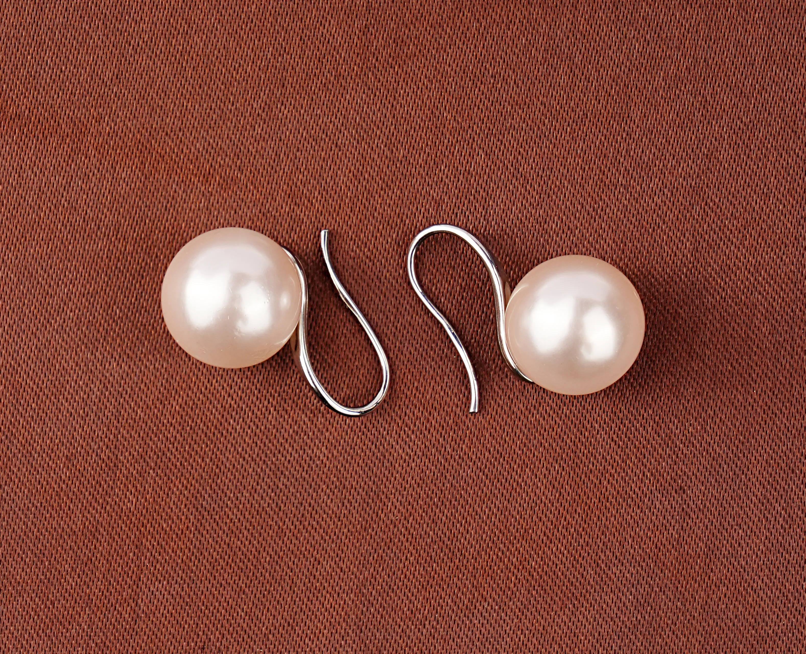 Freshwater Pearl Earrings – Elegance in Pink