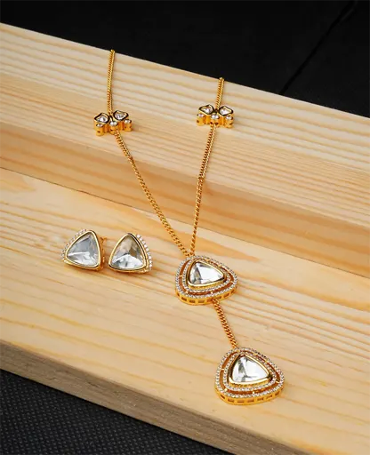 Big Kundan Indo-Western Necklace Set - Modern Elegance with a Rich Touch