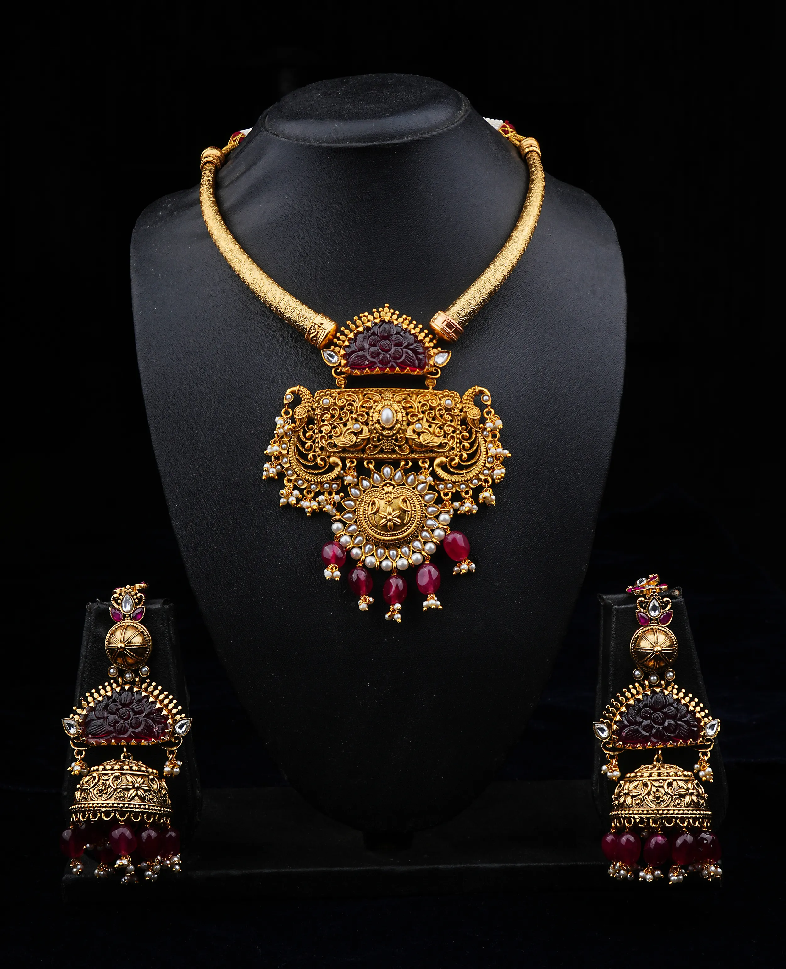 Vintage Hasli Pattern Necklace Set - 18K Gold-Plated 