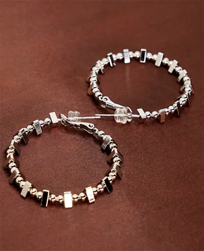 Silver Metal Hoops – Effortless Style