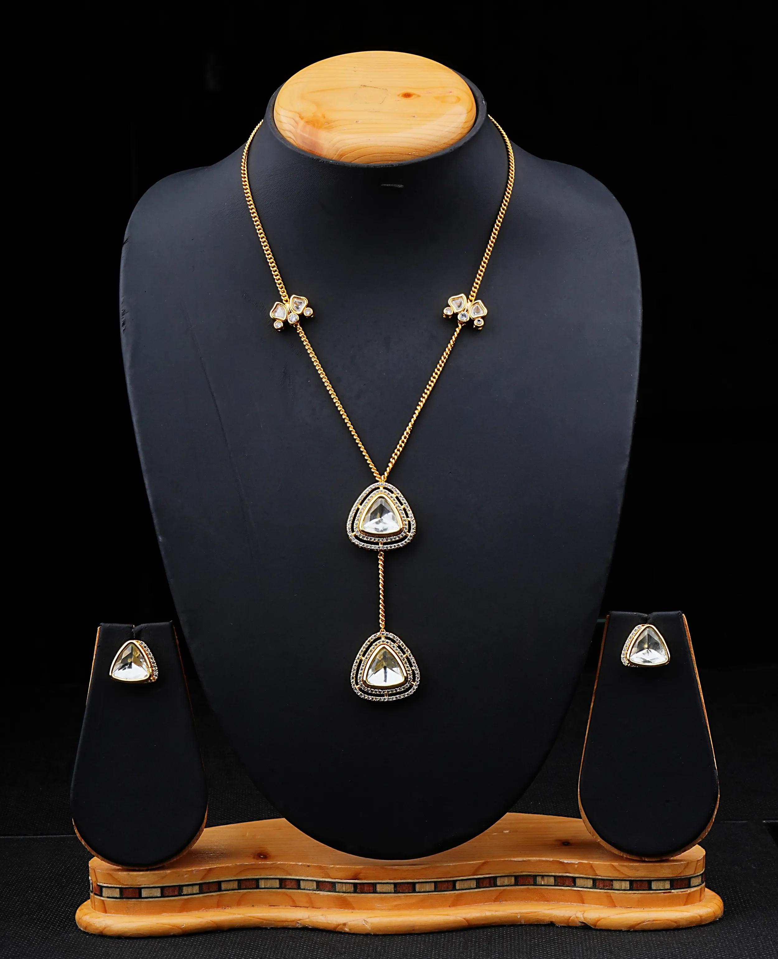 Big Kundan Indo-Western Necklace Set - Modern Elegance with a Rich Touch