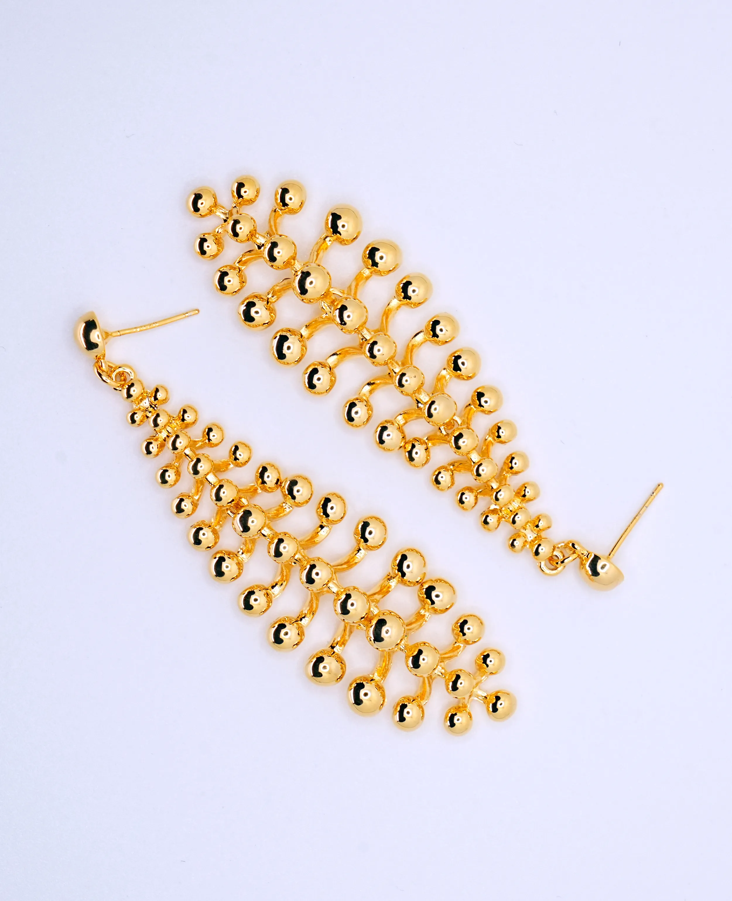 Golden Drop Earrings - Classic Elegance