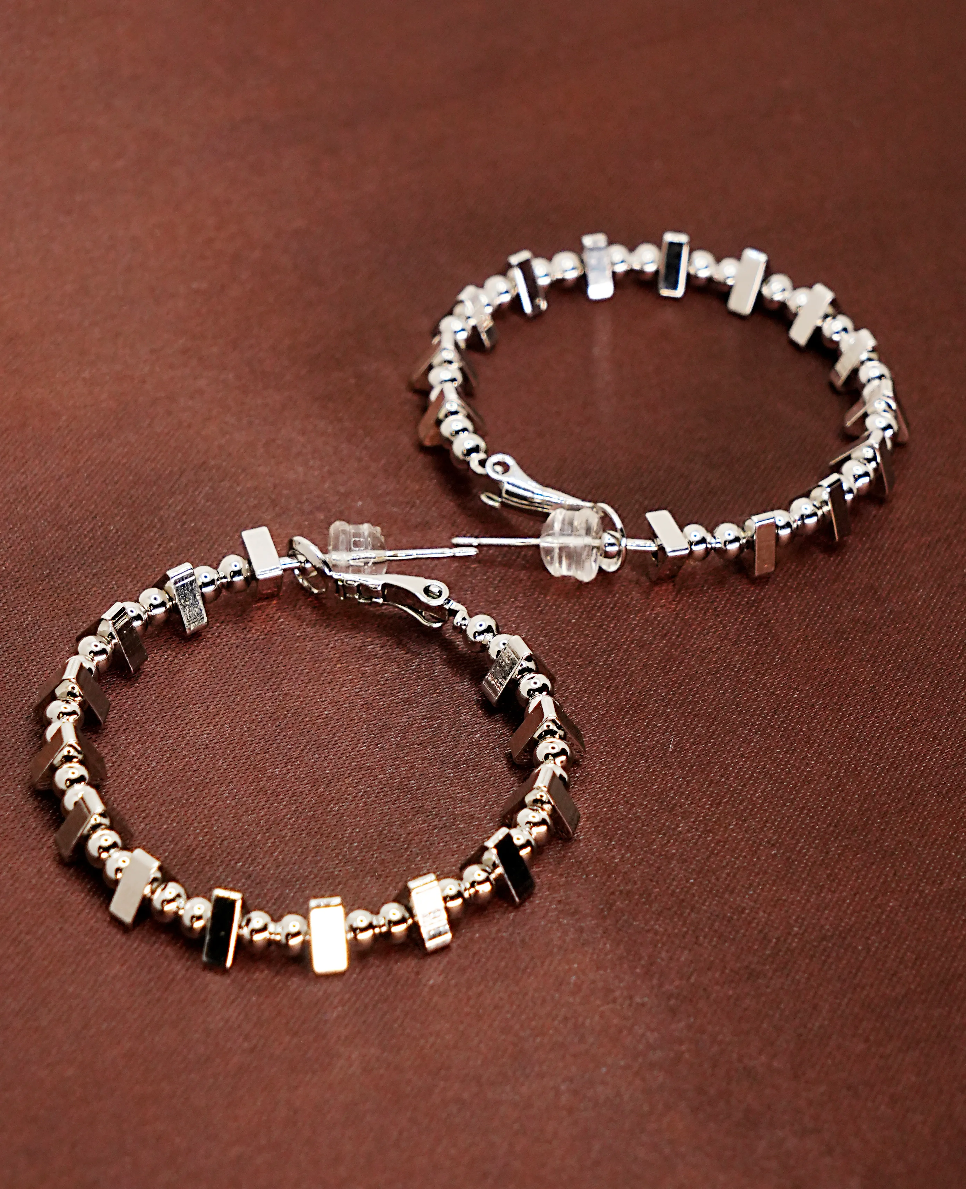 Silver Metal Hoops – Effortless Style