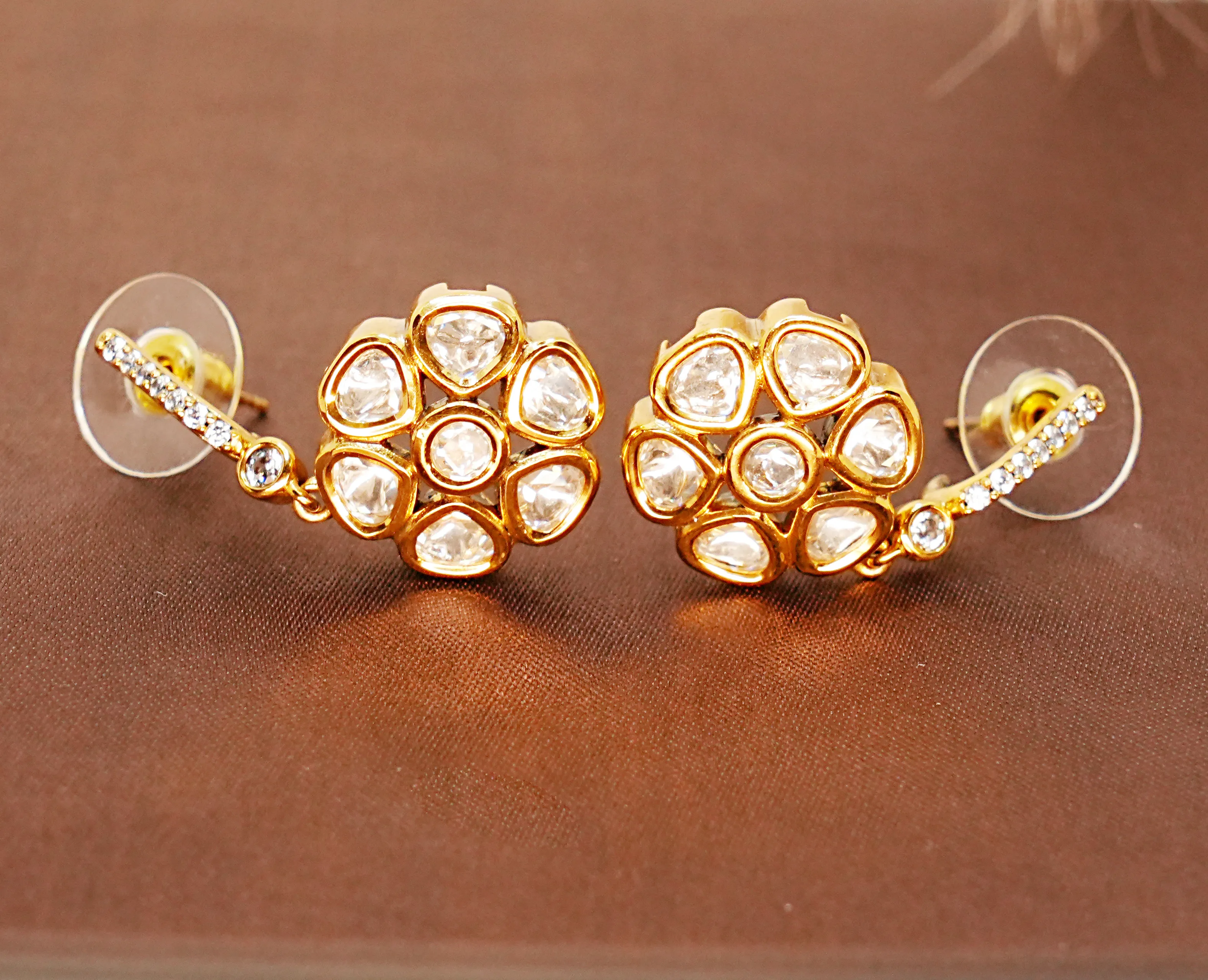 Stunning Parab Kundan Semi-Hanging Earrings – Timeless Elegance