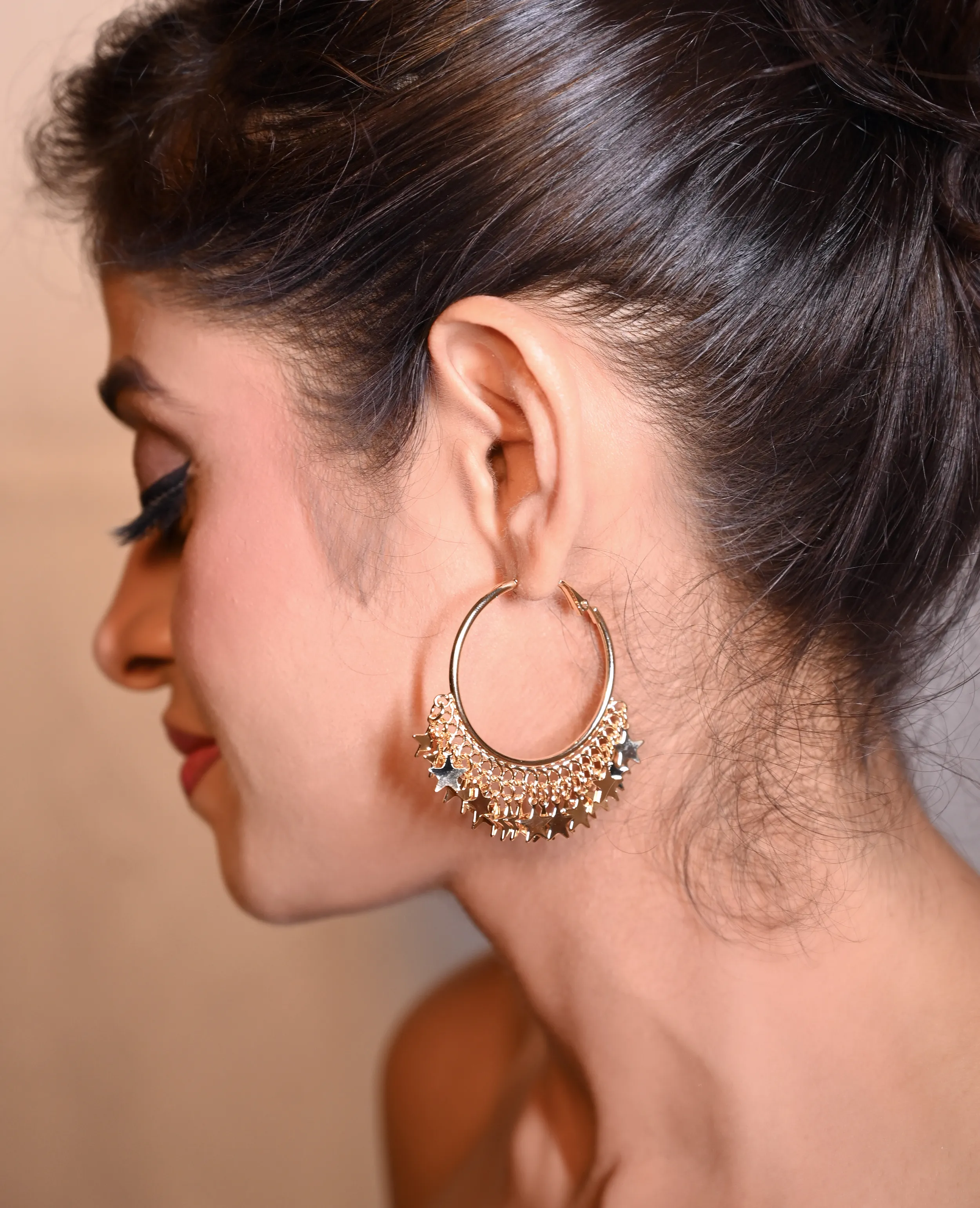 Star-Striking Golden Hoops – Add a Touch of Glamour to Your Hoop Collection